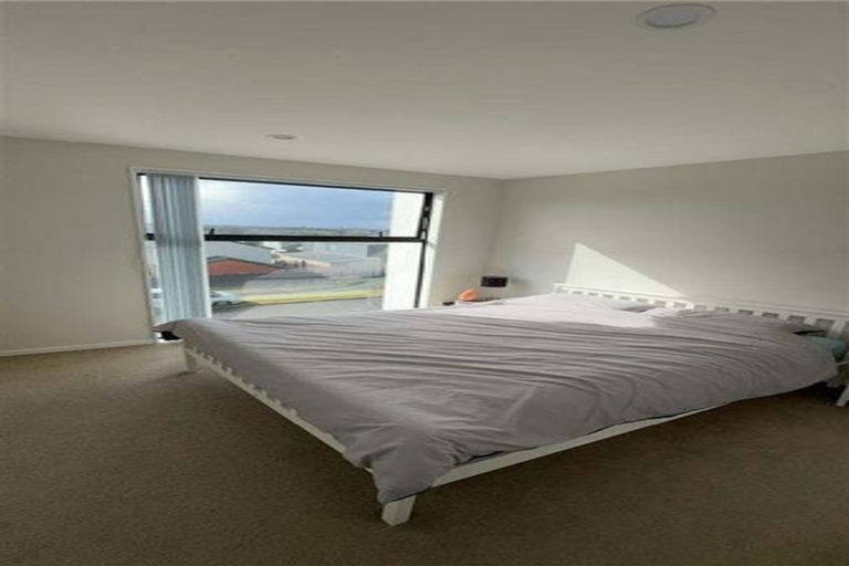 Photo of property in 5a Colin Chester Drive, Silverdale, 0932