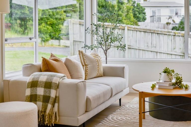 Photo of property in 1/20 Celeste Place, Totara Vale, Auckland, 0627