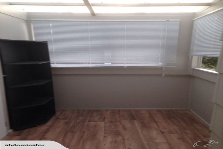 Photo of property in 2/17 Capilano Place, Glenfield, Auckland, 0629