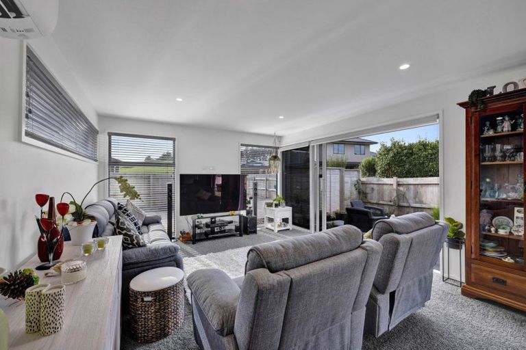 Photo of property in 17a Heta Road, Highlands Park, New Plymouth, 4312