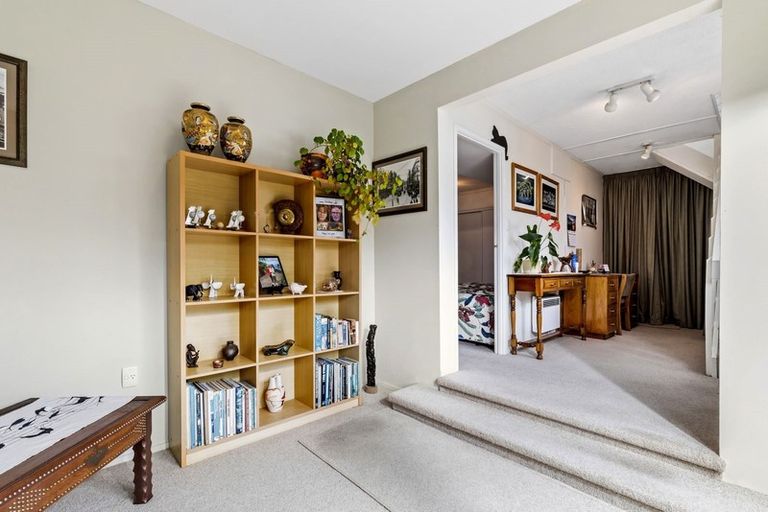 Photo of property in 2/4 Celina Place, Browns Bay, Auckland, 0630