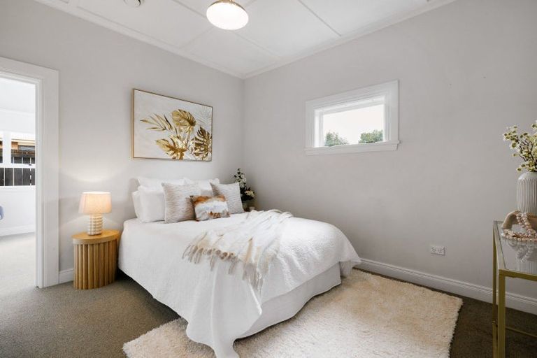 Photo of property in 132 Forest Lake Road, Forest Lake, Hamilton, 3200