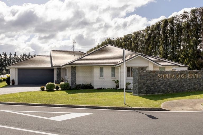 Photo of property in 2 Layla Place, Katikati, 3178