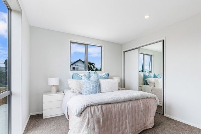 Photo of property in 3/51 Wharf Road, Te Atatu Peninsula, Auckland, 0610