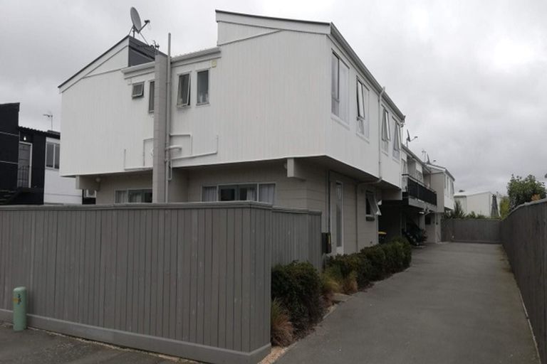 Photo of property in 2/29 Brockworth Place, Riccarton, Christchurch, 8011