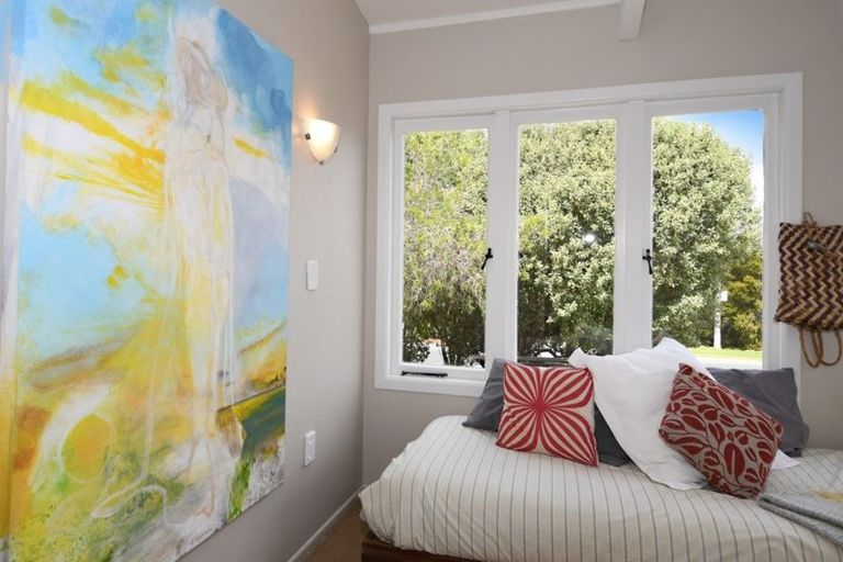 Photo of property in 38 Hauraki Road, Leigh, Warkworth, 0985