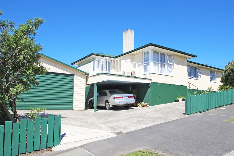 Photo of property in 1 Blyth Street, Holmes Hill, Oamaru, 9401