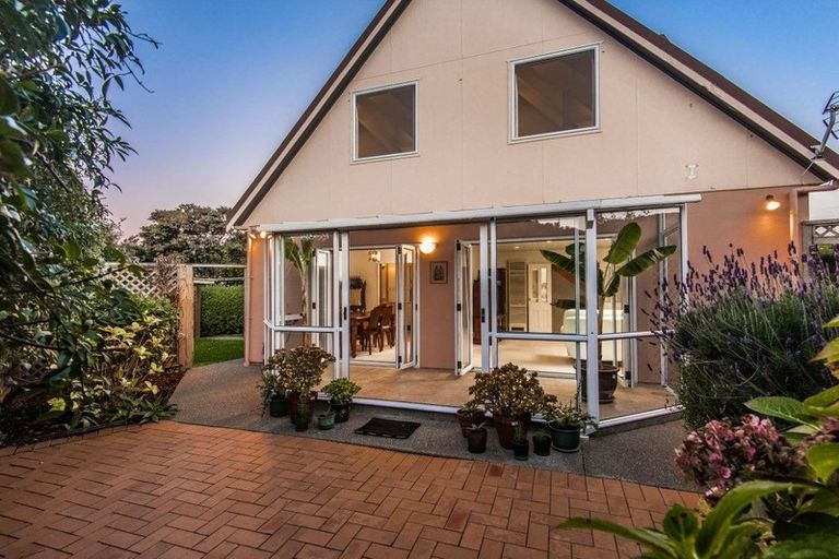 Photo of property in 8a Kipling Street, Johnsonville, Wellington, 6037