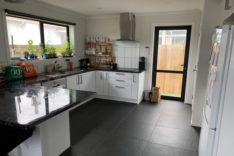 Photo of property in 98b Weraroa Road, Levin, 5510