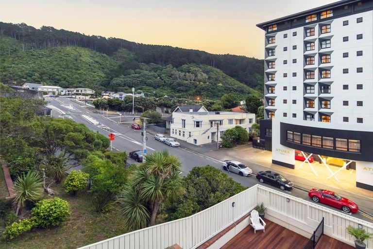 Photo of property in 25 Hawkestone Street, Thorndon, Wellington, 6011