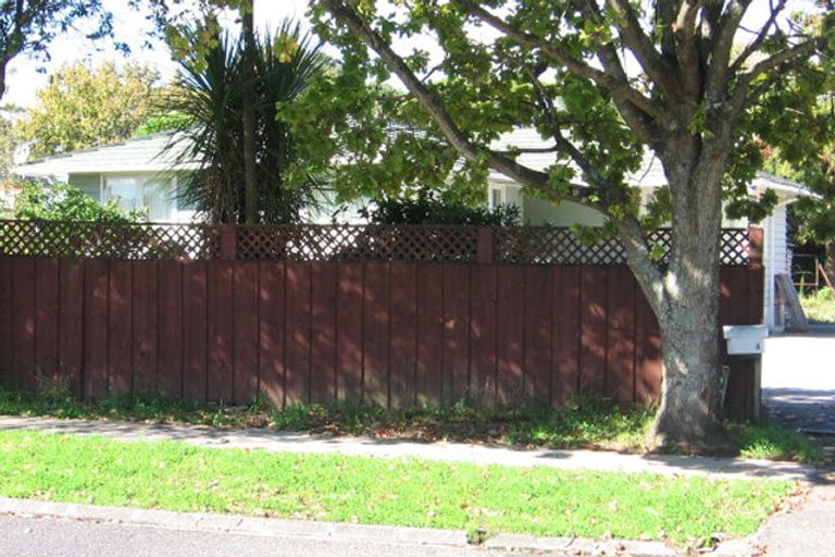 Photo of property in 4 Edgewater Drive, Pakuranga, Auckland, 2010