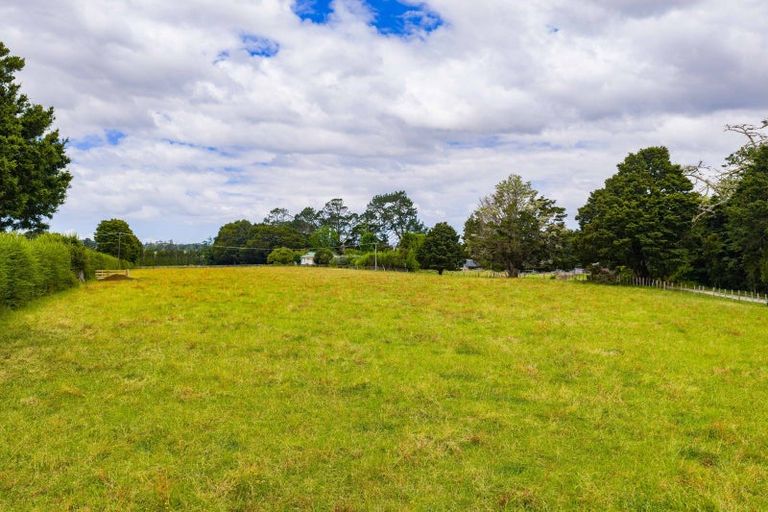 Photo of property in 326 Tauraroa Road, Maungakaramea, 0178