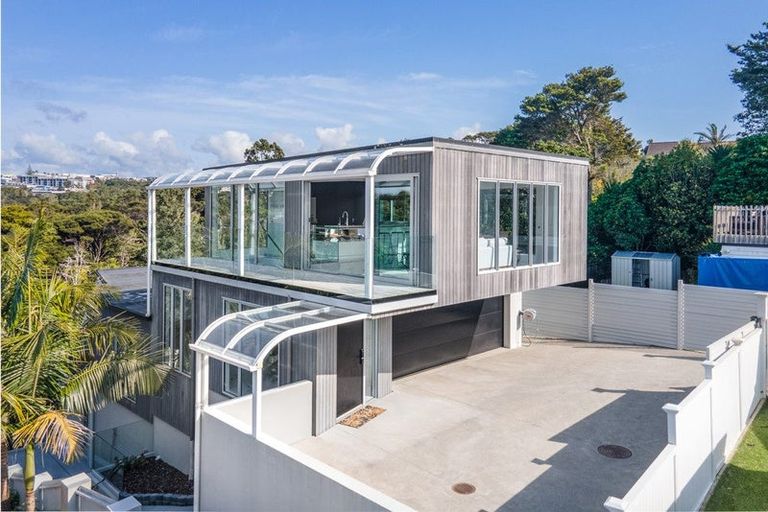 Photo of property in 35a Seaview Avenue, Northcote, Auckland, 0627