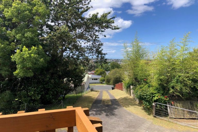 Photo of property in 9 Hatherlow Street, Glenfield, Auckland, 0629