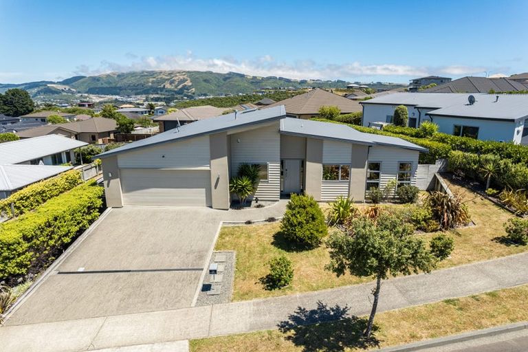 Photo of property in 28 Nelson Avenue, Aotea, Porirua, 5024