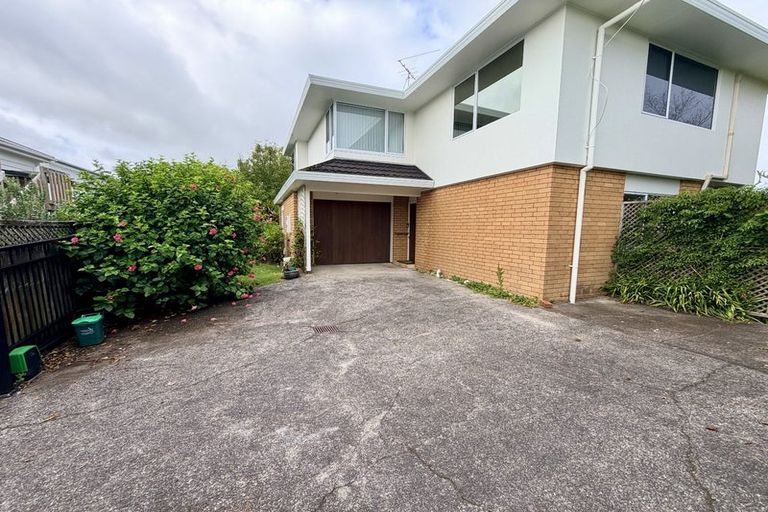 Photo of property in 2/30 Princes Street, Northcote Point, Auckland, 0627