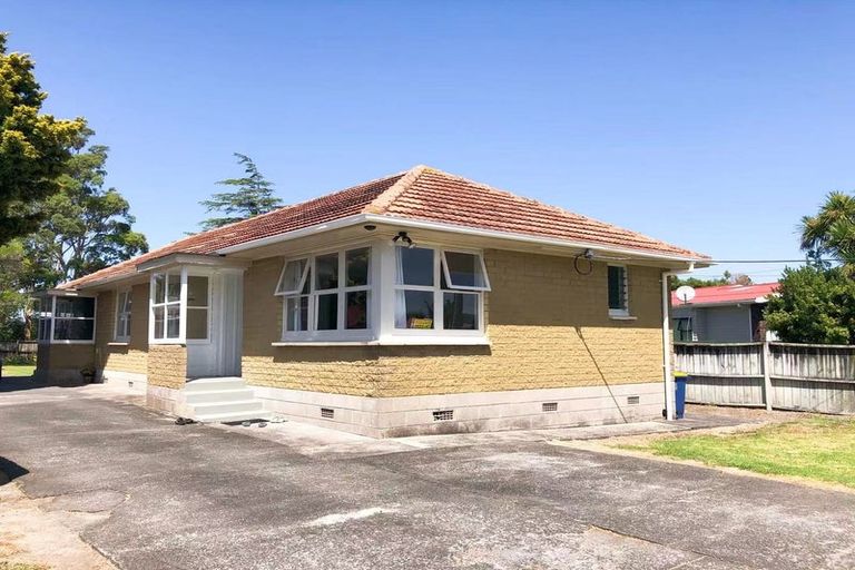 Photo of property in 1/95 Rathgar Road, Henderson, Auckland, 0610