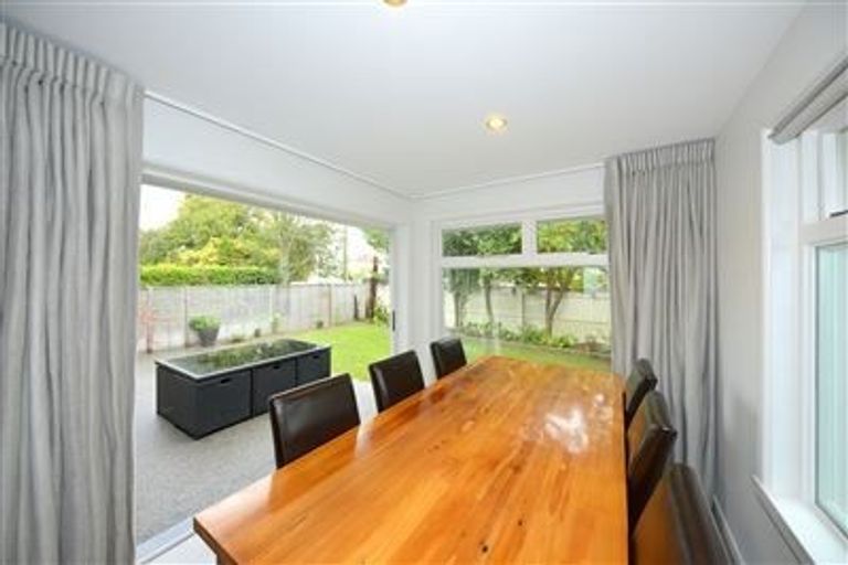 Photo of property in 216 Weston Road, St Albans, Christchurch, 8052