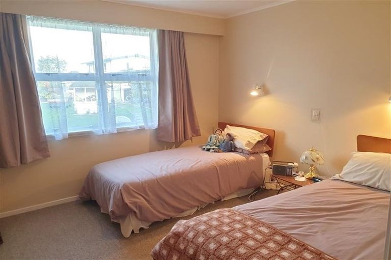 Photo of property in 27 Kennedy Avenue, Feilding, 4702