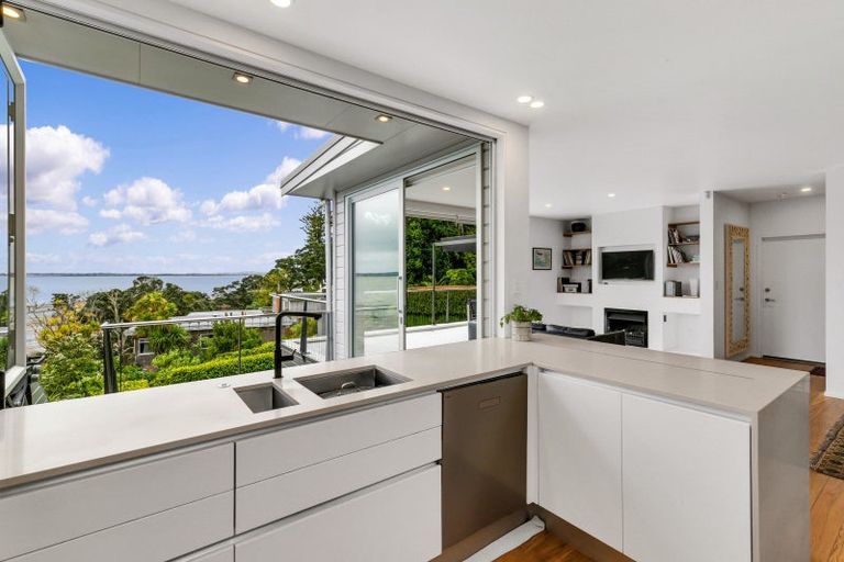 Photo of property in 51 St Michaels Avenue, Point Chevalier, Auckland, 1022