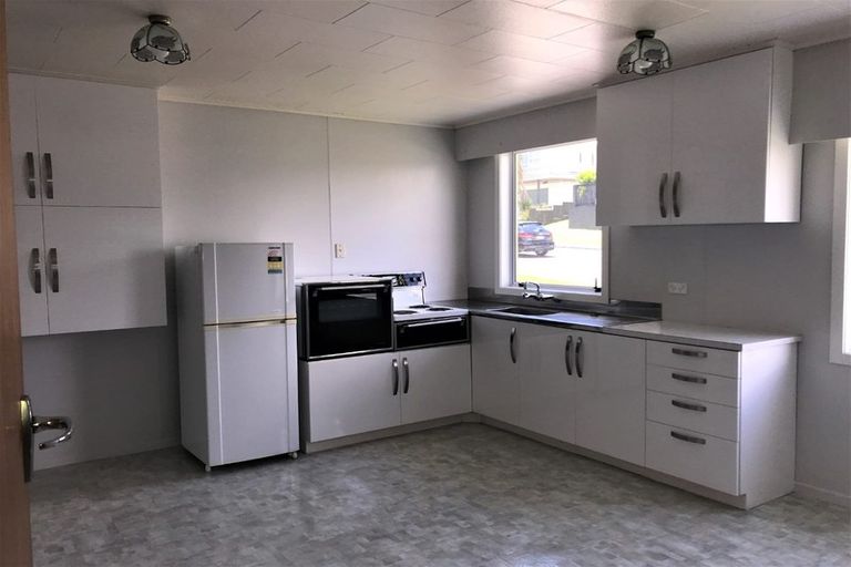 Photo of property in 102 Awanui Street, Merrilands, New Plymouth, 4312
