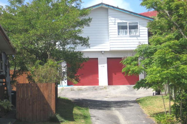 Photo of property in 1/129 Spinella Drive, Bayview, Auckland, 0629