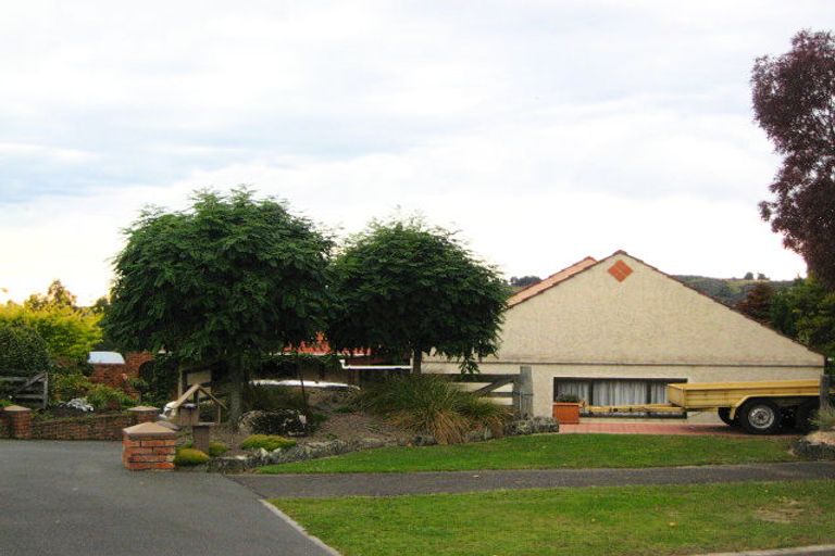 Photo of property in 11 Hogan Place, Fairfield, Dunedin, 9018