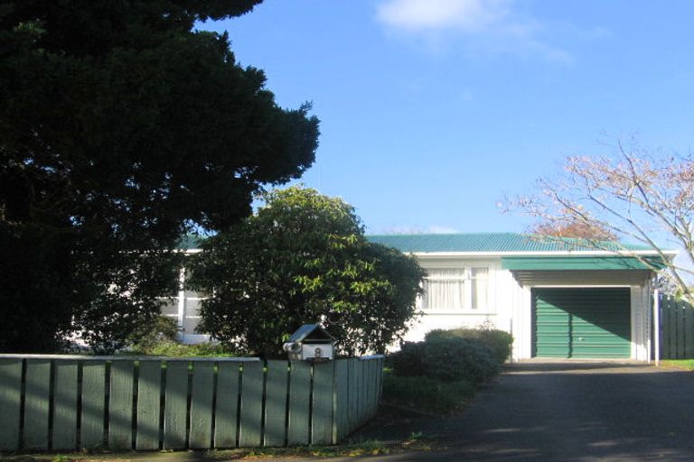 Photo of property in 8 Drayton Place, Highbury, Palmerston North, 4412