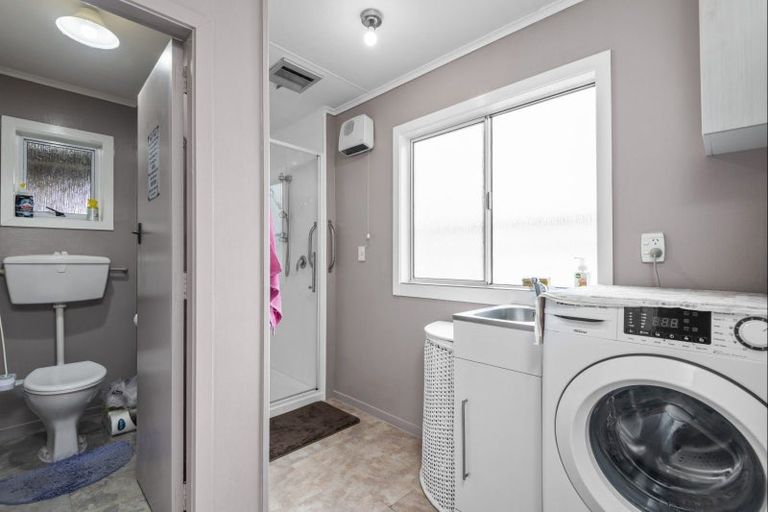 Photo of property in 4 Ngahina Street, Marton, 4710