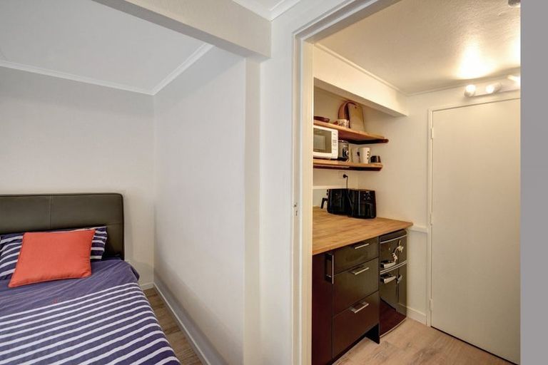 Photo of property in 2 Doon Street, Vauxhall, Dunedin, 9013