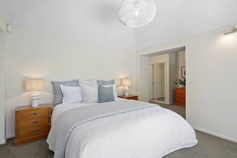 Photo of property in 37 Thornycroft Street, Fendalton, Christchurch, 8052