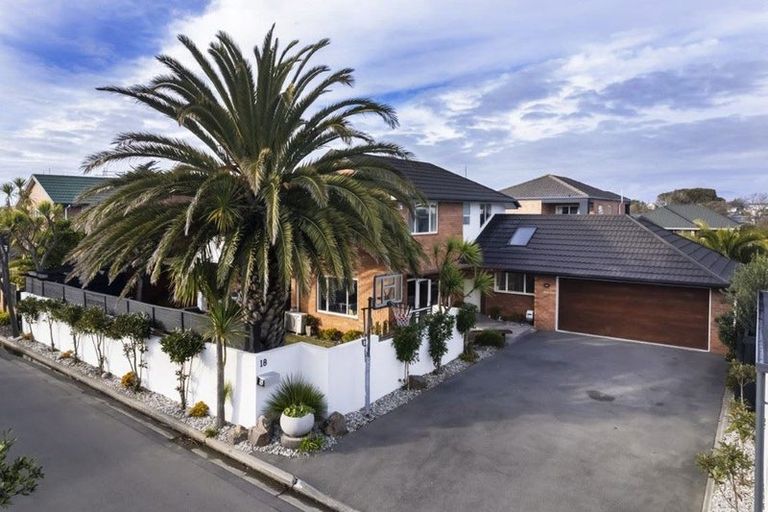 Photo of property in 18 Driftwood Lane, Waimairi Beach, Christchurch, 8083