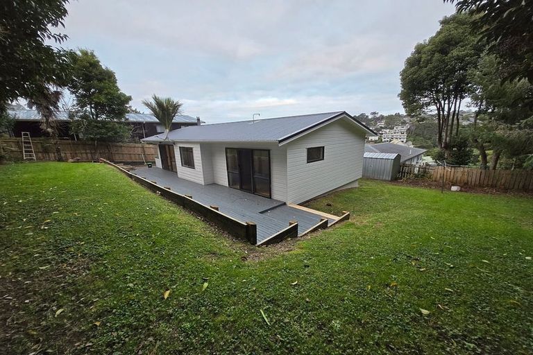 Photo of property in 2/26 Fernlea Rise, Bayview, Auckland, 0629