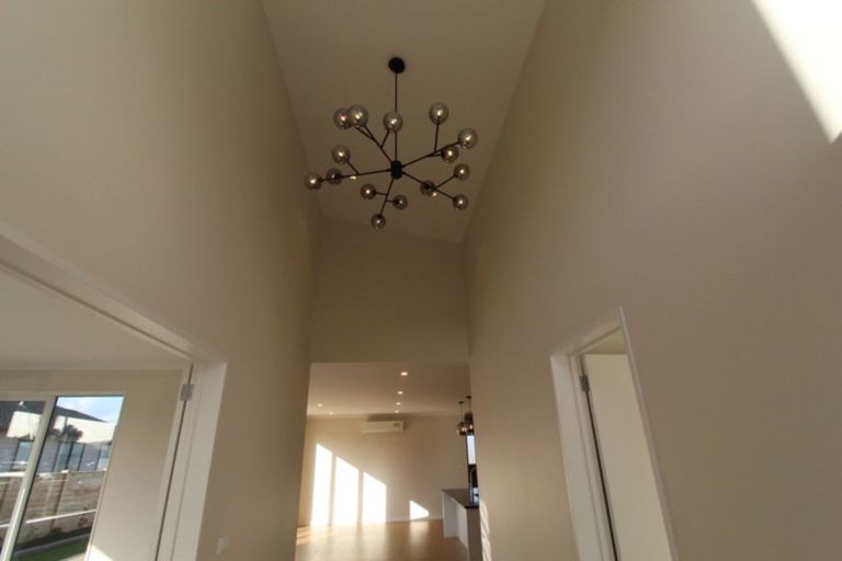 Photo of property in 7 Grove Way, Riverhead, 0820