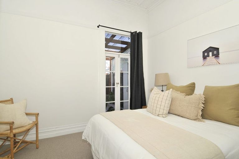 Photo of property in 12 Sale Street, Napier South, Napier, 4110