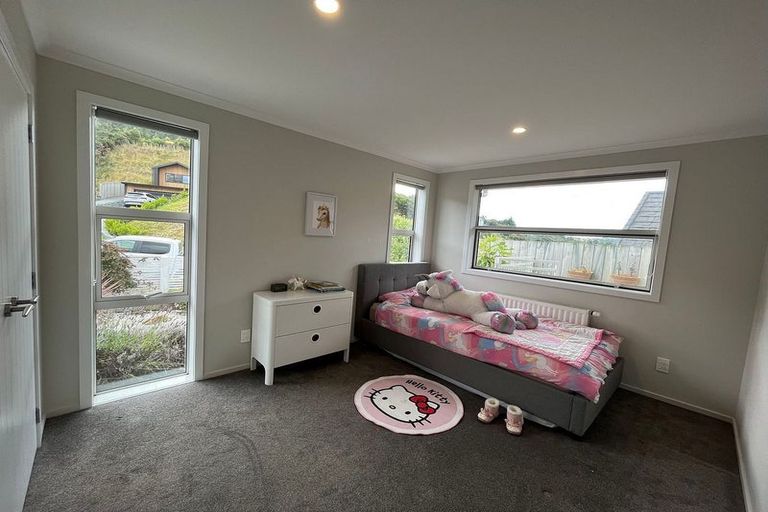 Photo of property in 18 Banks Boulevard, Whitby, Porirua, 5024