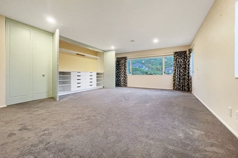 Photo of property in 18 Myers Grove, Churton Park, Wellington, 6037