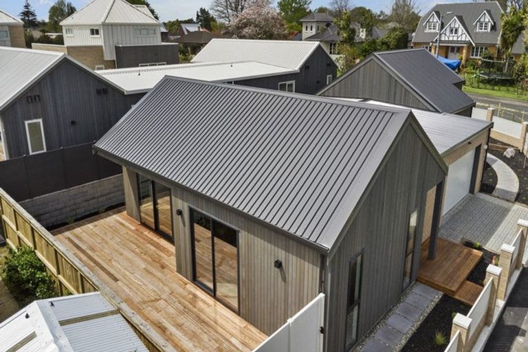 Photo of property in 2 Riverview Terrace, Fairfield, Hamilton, 3214