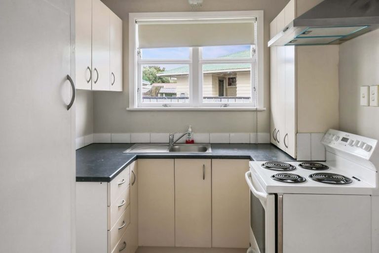 Photo of property in 8a Stamford Grove, Avalon, Lower Hutt, 5011