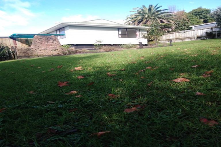 Photo of property in 11 Arde Place, Massey, Auckland, 0614