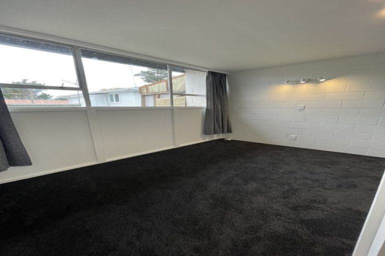 Photo of property in 2/52 Glen Road, Ranui, Auckland, 0612