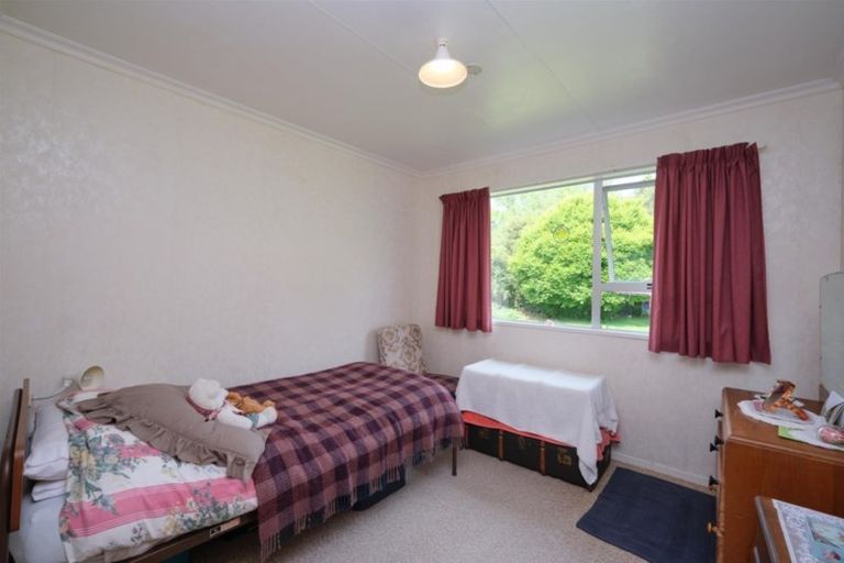 Photo of property in 33 Castle Street, Eltham, 4322