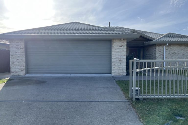 Photo of property in 51 Gandalf Crescent, Paraparaumu, 5032