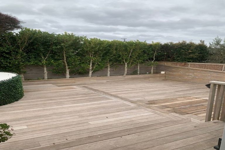 Photo of property in 7a Tindalls Bay Road, Tindalls Beach, Whangaparaoa, 0930