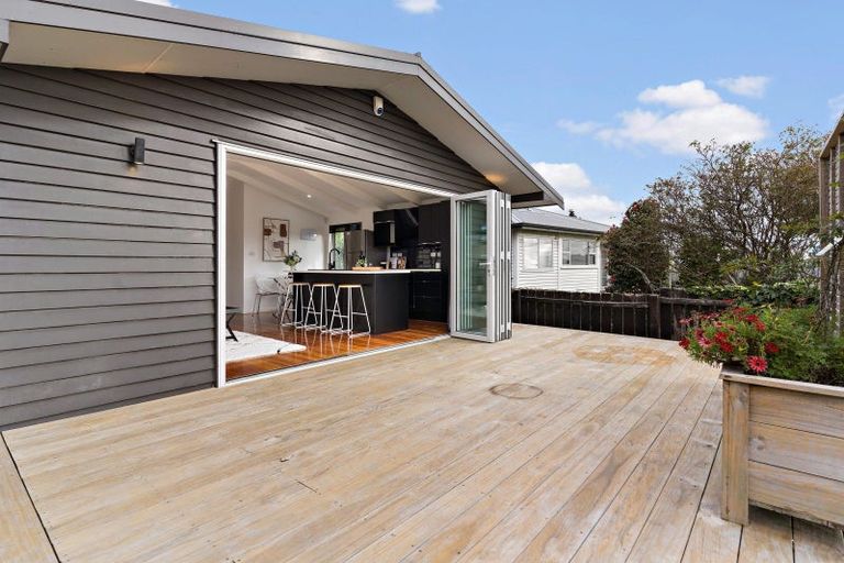 Photo of property in 1/6 Mcleod Road, Weymouth, Auckland, 2103