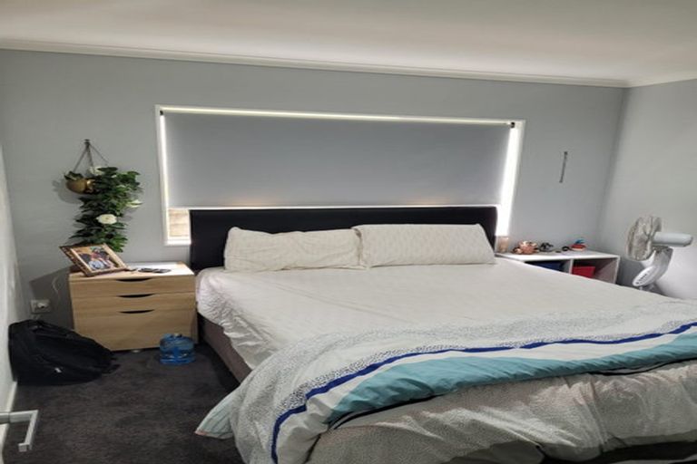 Photo of property in 17 Fleetwood Drive, Henderson, Auckland, 0612