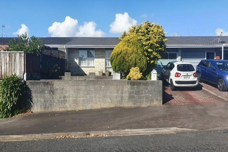 Photo of property in 9 Barrett Street, Westown, New Plymouth, 4310