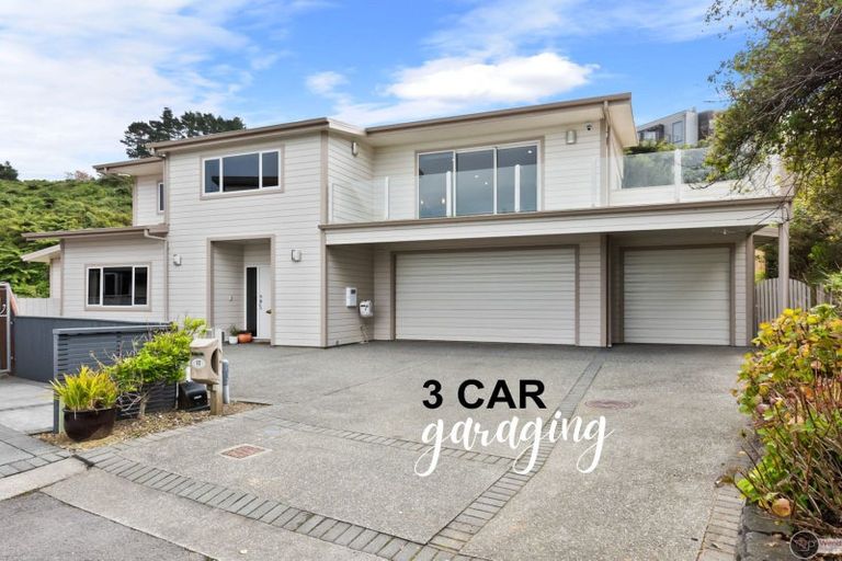Photo of property in 17 Oceanview Terrace, Tirohanga, Lower Hutt, 5010