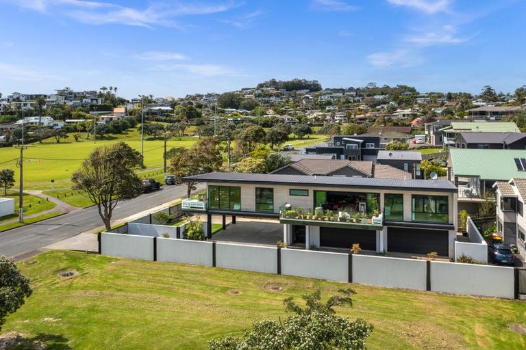 Photo of property in 3a William Bayes Place, Red Beach, 0932