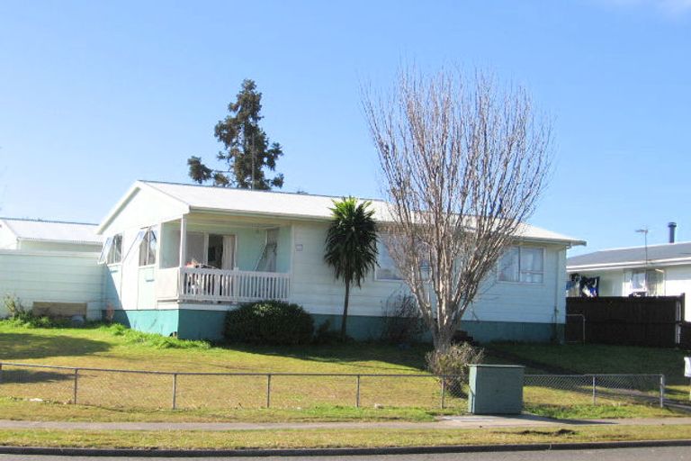 Photo of property in 4 Crawshaw Drive, Nawton, Hamilton, 3200